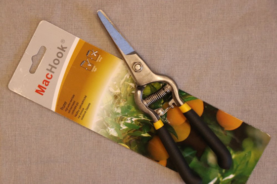 detail Zahradnické nůžky na ovoce