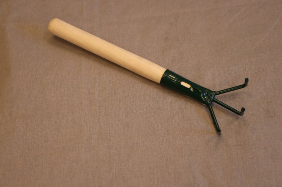 detail Drápek s násadou