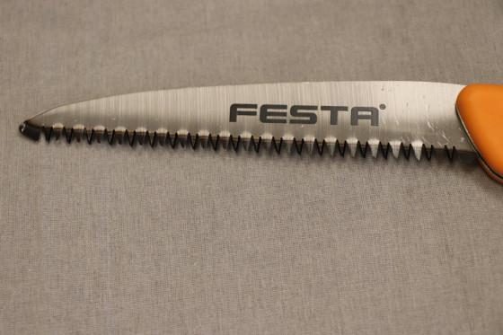 detail Pilka Festa zahradní zavírací