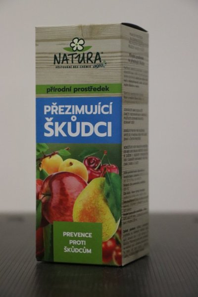 Natura přírodní prostředek přezimující škůdci