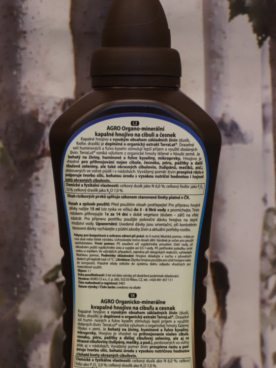 detail AGRO OM kap.hn. na cibuli a česnek 1L