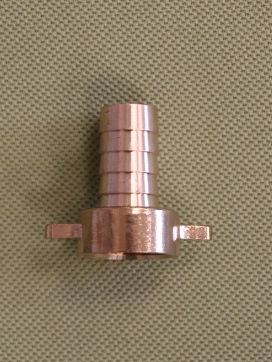 detail Přípojka na hadice 1/2