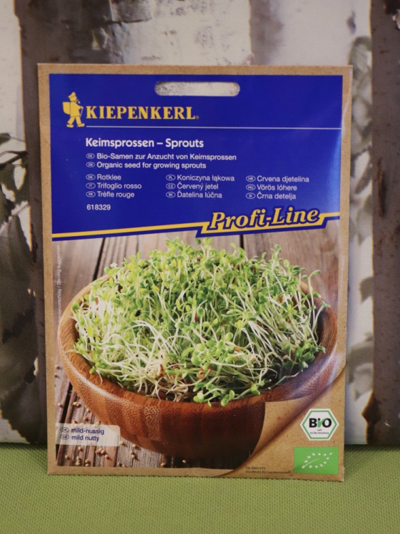 detail Bio klíčky červeného jetelu