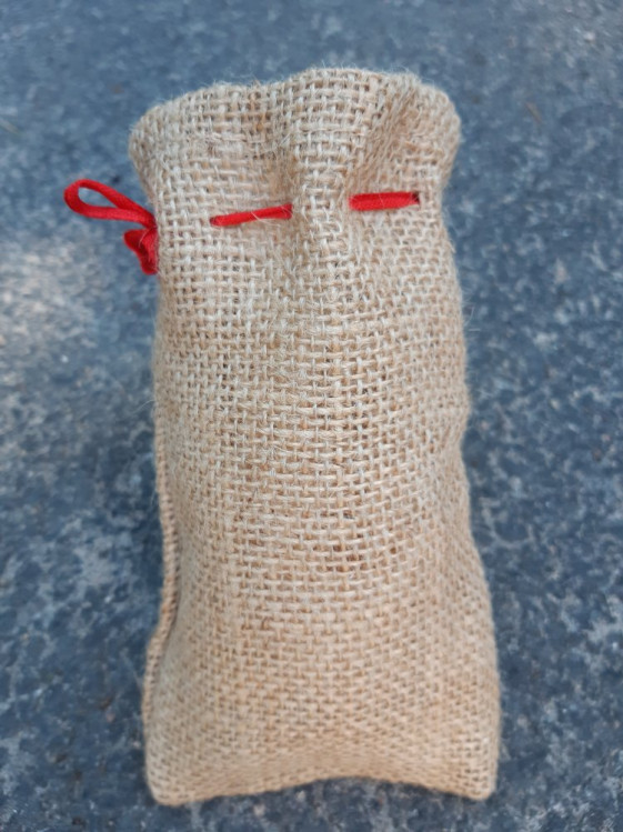 detail Dárkový obal z juty na rostliny 16x9 cm