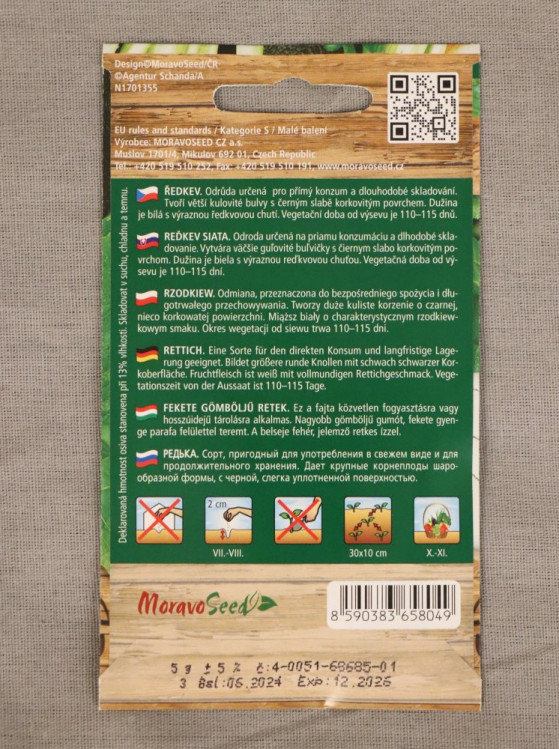 detail Ředkev Kulatá černá