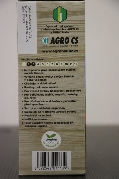 detail Natura přírodní prostředek přezimující škůdci