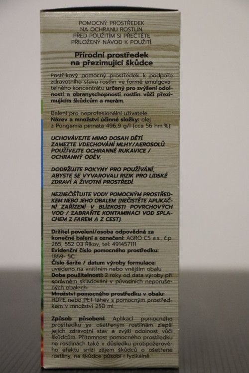 detail Natura přírodní prostředek přezimující škůdci