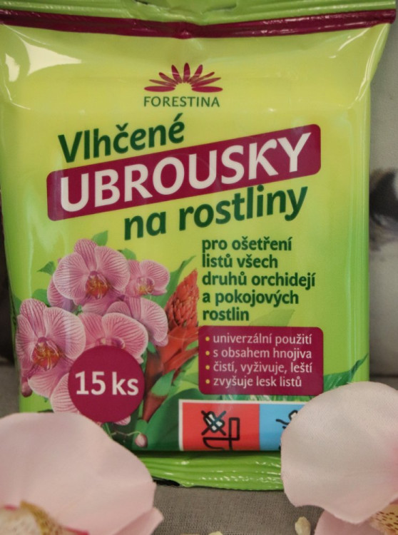 detail Vlhčené ubrousky na rostliny - 15 ks